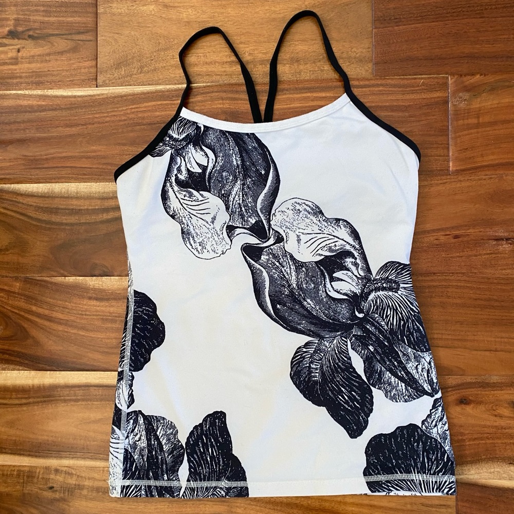 Lululemon Power Y tank top- Iris print size 6